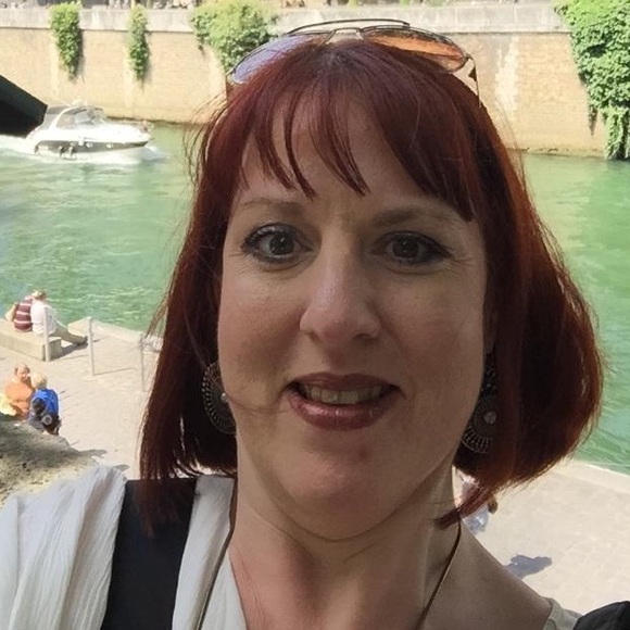 Meet your Posher, Jennifer - Picture 2 of 2